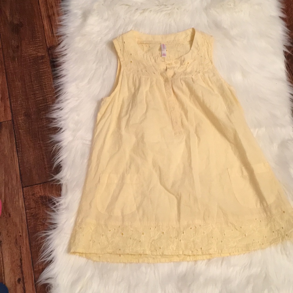 Yellow swing top